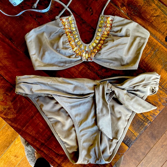 VS bikini - Picture 1 of 6